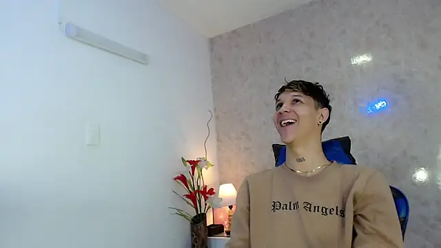 Snapshot of AustinPrice chatting on September 30, 2025, 7:52 pm AustinPrice online show from September 30, 2025, 7:52 pm