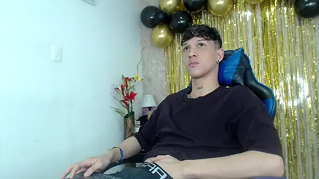 Snapshot of AustinPrice chatting on October 17, 2025, 7:49 pm AustinPrice online show from October 17, 2025, 7:49 pm