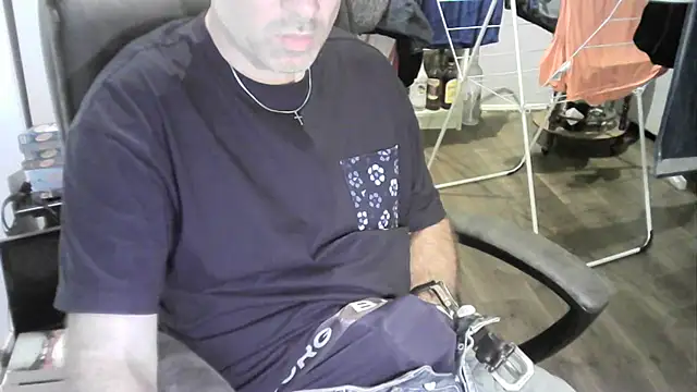 Chrisprngr online show from September 12, 2025, 4:29 pm