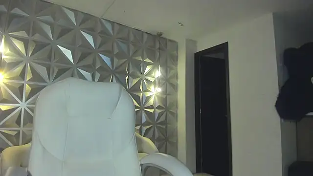 hellen tease online show from March 10, 2026, 12:43 pm