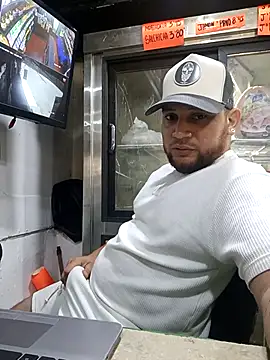 Catire10  online show from November 26, 2025, 1:56 pm