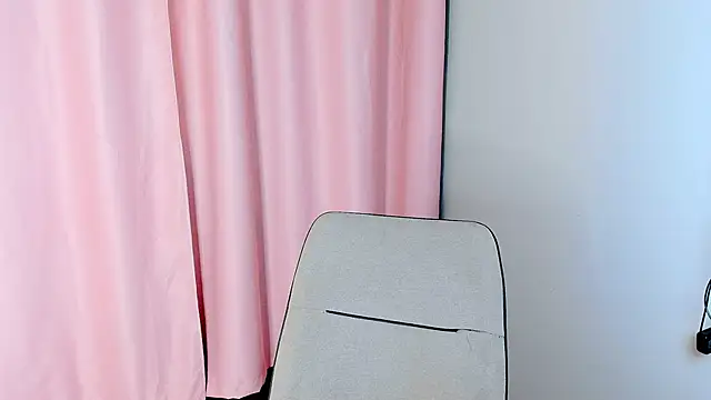 yoi mika online show from October 4, 2025, 9:57 pm