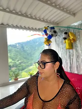 samanthahut1 online show from June 25, 2026, 8:24 pm