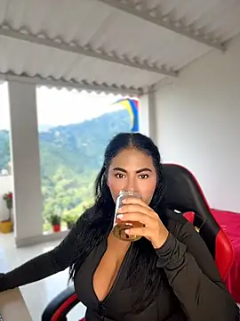 samanthahut1 online show from July 15, 2026, 9:42 pm