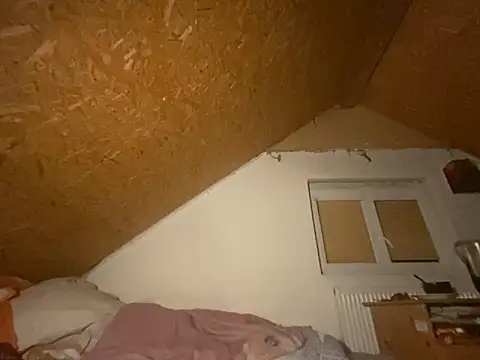 Salon1986 online show from October 17, 2025, 9:39 pm