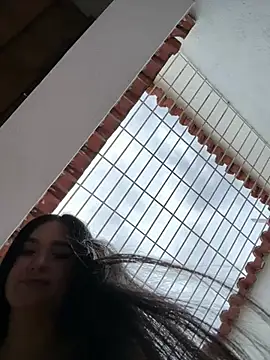 alejandrodolls online show from June 5, 2026, 8:03 pm