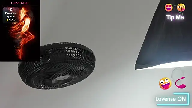 sweet  vanessa1 online show from October 25, 2025, 4:20 am