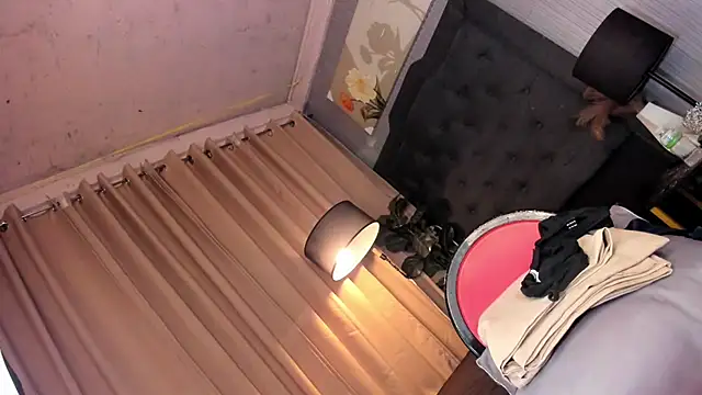 asiangorgeouspetite online show from November 24, 2025, 2:00 am