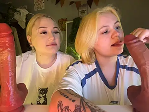 MoonIvy  online show from February 19, 2026, 6:15 pm