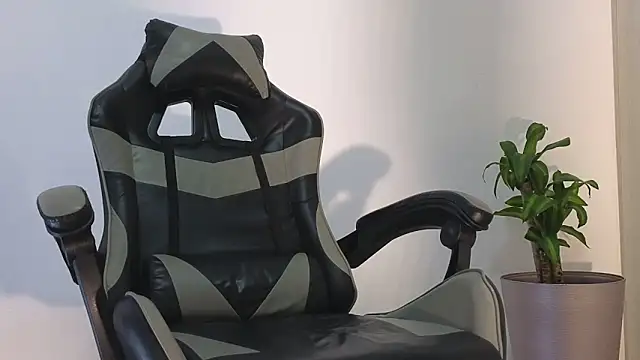 Wyatt Rose online show from September 24, 2025, 12:47 am