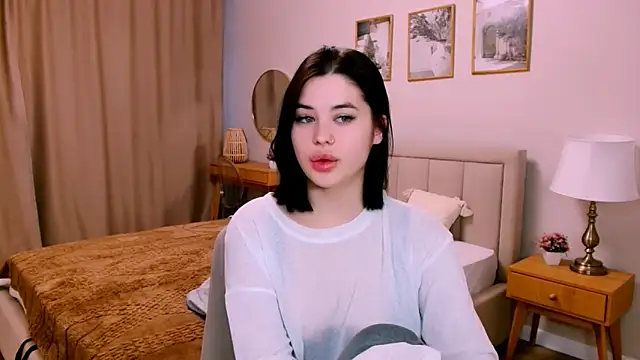 lil angel  online show from February 2, 2026, 2:16 pm