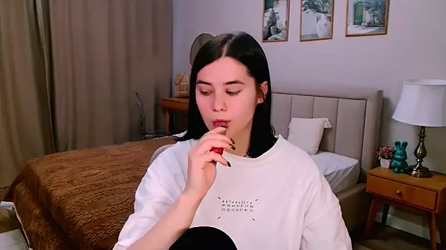 lil angel  online show from March 4, 2026, 8:53 am