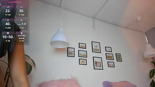 Coco joness online show from November 28, 2025, 8:11 pm