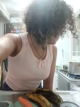 Snapshot of CATTALINAHOT chatting on February 16, 2026, 9:22 pm CATTALINAHOT online show from February 16, 2026, 9:22 pm