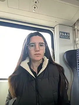 Snapshot of bambifarrina chatting on February 14, 2026, 5:10 pm bambifarrina online show from February 14, 2026, 5:10 pm