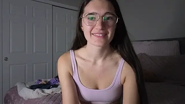 Snapshot of bambifarrina chatting on February 25, 2026, 3:05 am bambifarrina online show from February 25, 2026, 3:05 am