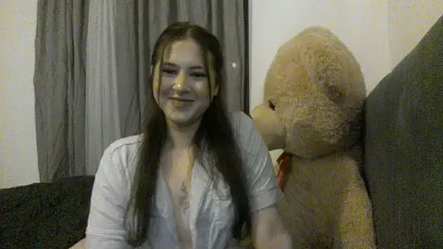 laylabliss online show from October 15, 2025, 12:33 am