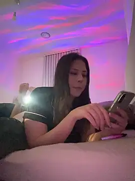 Snapshot of laylabliss chatting on November 7, 2025, 8:20 pm laylabliss online show from November 7, 2025, 8:20 pm