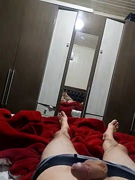 Snapshot of Gustavo198045 chatting on October 28, 2025, 1:31 am Gustavo198045 online show from October 28, 2025, 1:31 am