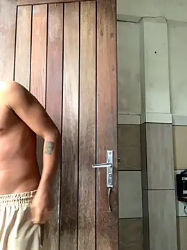 Snapshot of Novindot23cm chatting on October 29, 2025, 7:26 pm Novindot23cm online show from October 29, 2025, 7:26 pm