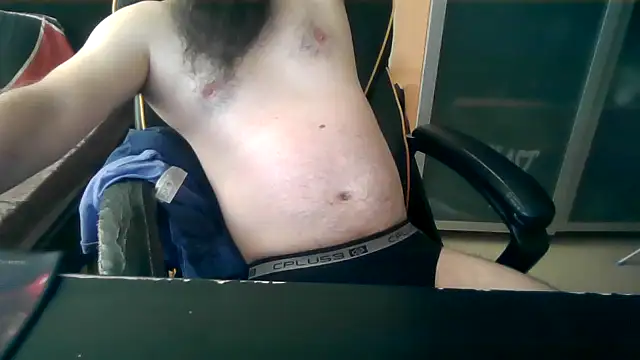 Snapshot of LondonMan1988 chatting on February 25, 2026, 10:03 am LondonMan1988 online show from February 25, 2026, 10:03 am