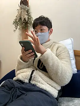 tom19899q online show from November 23, 2025, 10:09 pm