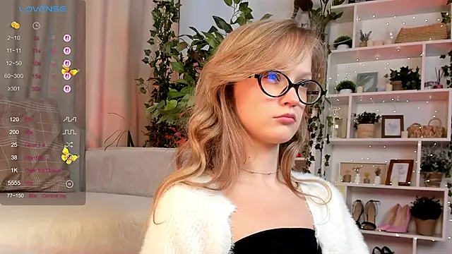 Kara smalltits online show from September 29, 2025, 11:37 am