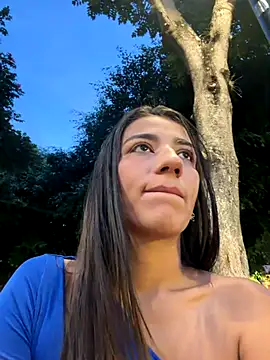 -juicy  online show from November 14, 2025, 10:40 pm