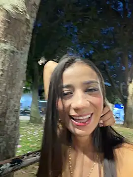 Snapshot of -juicy_ chatting on February 4, 2026, 11:20 pm -juicy online show from February 4, 2026, 11:20 pm