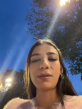 -juicy  online show from March 19, 2026, 11:20 pm