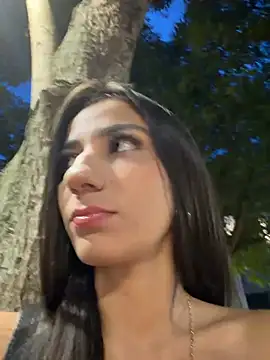 Snapshot of -juicy_ chatting on May 23, 2026, 11:20 pm -juicy online show from May 23, 2026, 11:20 pm