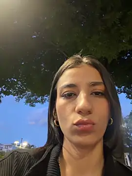 Snapshot of -juicy_ chatting on June 10, 2026, 11:24 pm -juicy online show from June 10, 2026, 11:24 pm