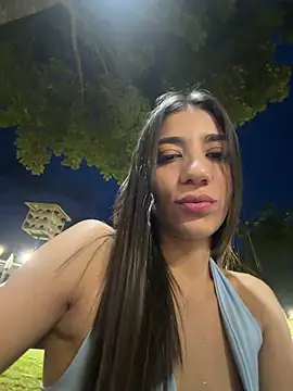 Snapshot of -juicy_ chatting on July 9, 2026, 11:42 pm -juicy online show from July 9, 2026, 11:42 pm