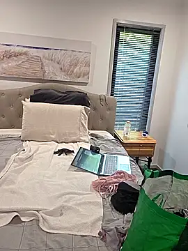 iamthepublickmasterbater online show from April 15, 2026, 1:34 am