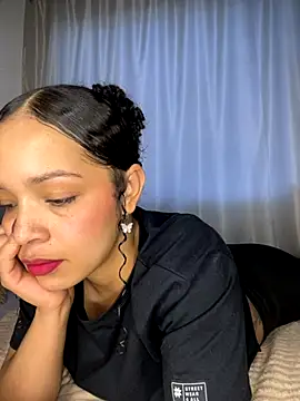 Yasmin777  online show from October 24, 2025, 10:28 pm