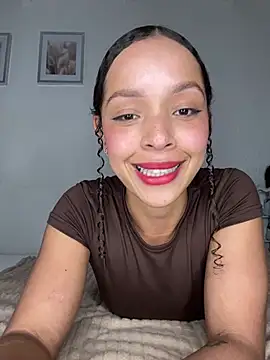 Yasmin777  online show from March 18, 2026, 10:24 pm