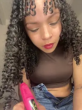 Yasmin777  online show from April 18, 2026, 12:14 am