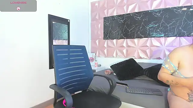 Scarlet fx online show from November 21, 2025, 4:16 pm