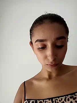 CandyFoxter  online show from October 28, 2025, 9:57 am