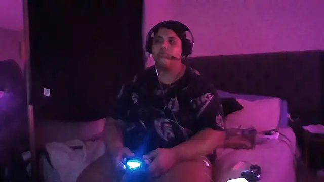 1n0nlythroat online show from June 25, 2026, 5:12 am