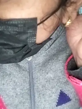 Snapshot of USER-MAYA chatting on December 16, 2025, 7:13 am USER-MAYA online show from December 16, 2025, 7:13 am