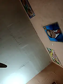 Snapshot of USER-MAYA chatting on December 21, 2025, 11:50 am USER-MAYA online show from December 21, 2025, 11:50 am