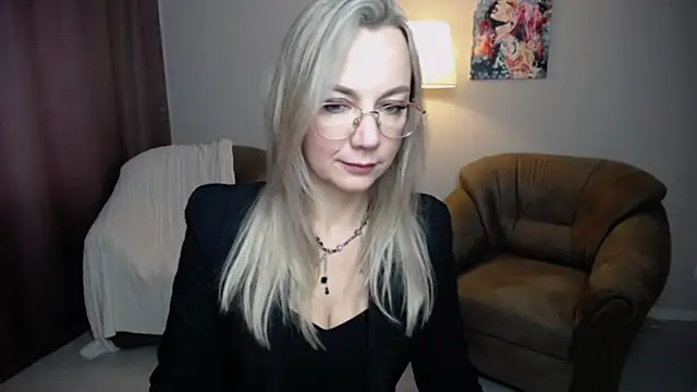 Ava Elior online show from September 15, 2025, 9:20 am