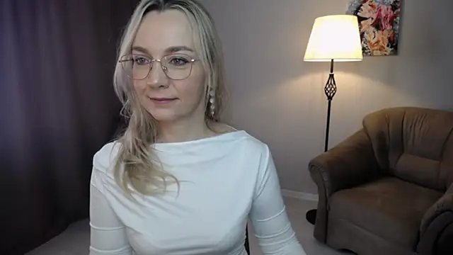 Ava Elior online show from March 7, 2026, 10:01 am