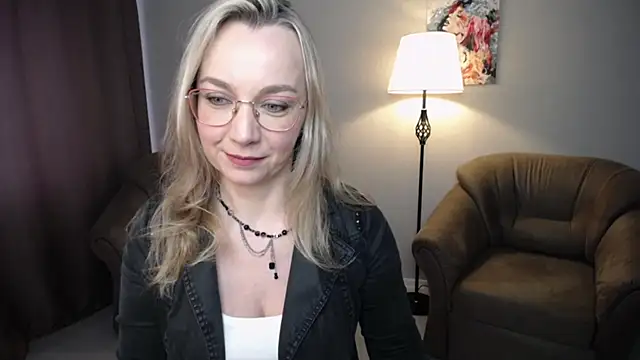 Ava Elior online show from April 17, 2026, 9:12 am