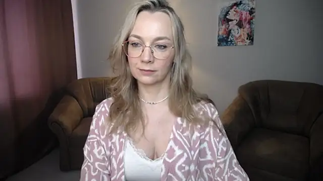 Ava Elior online show from July 3, 2026, 11:38 am