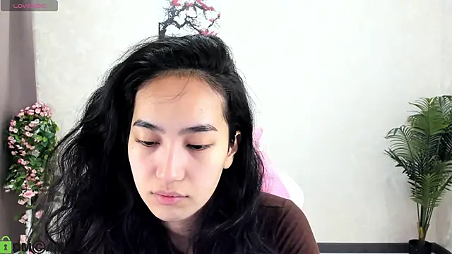 FlirtyAura online show from November 4, 2025, 3:05 am