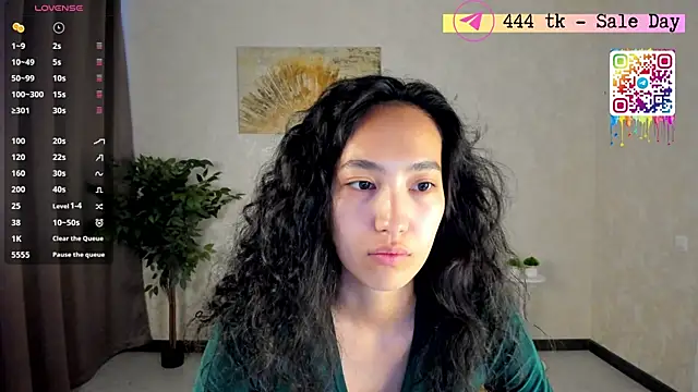 FlirtyAura online show from May 21, 2026, 3:46 am