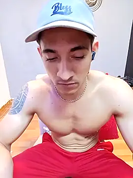 jhonny thes28 online show from December 15, 2025, 5:17 pm