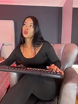 Snapshot of BellaFernandez__ chatting on July 21, 2026, 1:46 pm BellaFernandez online show from July 21, 2026, 1:46 pm
